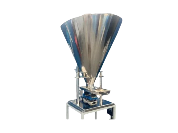 Dosador eletromagnético Meta Metálicos com funil em aço inox sobre base estruturada